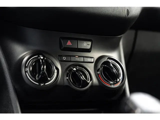 Peugeot 208 1.2 PureTech Active Trekhaak 2017 Benzine 36