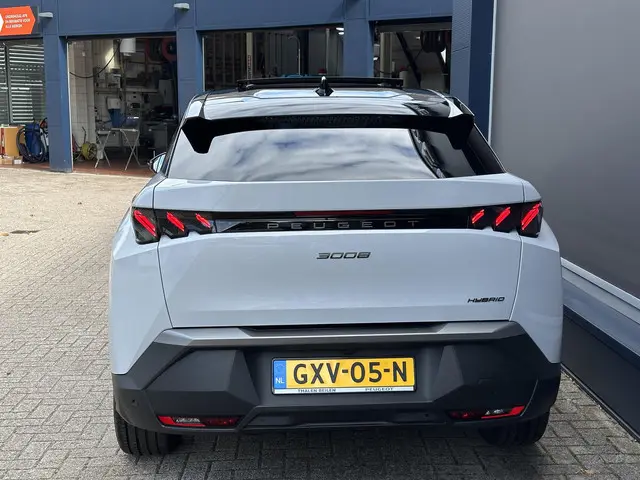 Peugeot 3008 1.2 Hybrid 145 GT 2024 Hybride Benzine 5