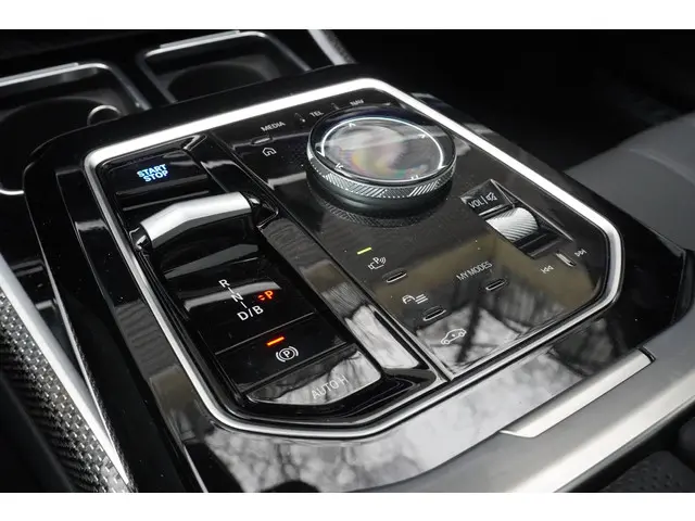 BMW i7 xDrive60 2025 Elektrisch 12