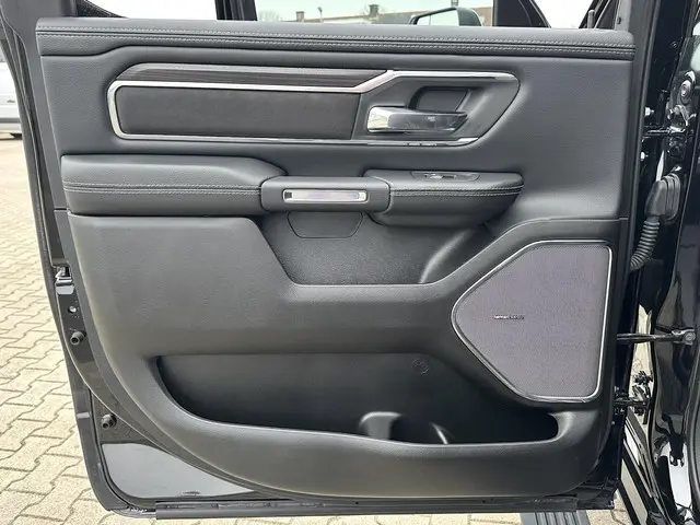 Dodge Ram 1500 3.0 V6 4x4 Crew Cab Laramie 2024 Benzine 10