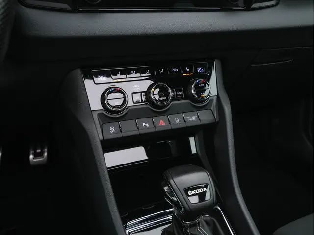 Škoda Karoq 1.5 TSI ACT Sportline 2023 Benzine 14