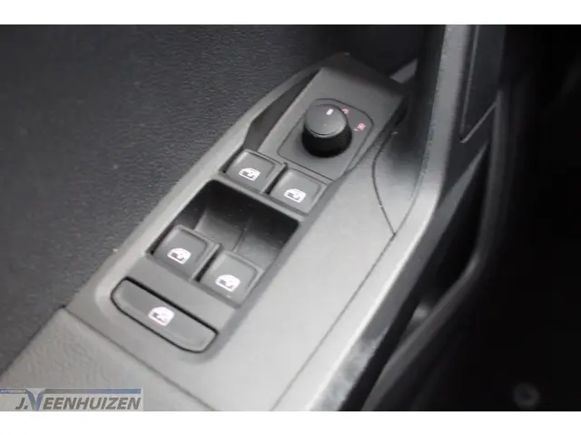 SEAT Arona 1.0 TSI Reference 2018 Benzine 16