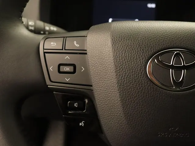 Toyota C-HR 1.8 Hybrid 140 Active 2024 Hybride Benzine 21