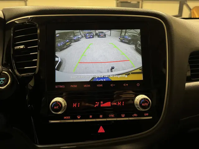 Mitsubishi Outlander 2.4 PHEV Pure 2020 Hybride Benzine 11