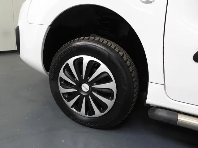 Citroën Berlingo 1.6 BlueHDi 4x4 Dangel 2016 Diesel 25