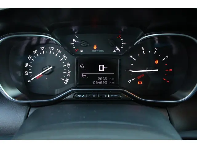 Citroën C3 Aircross 1.2 PureTech Shine 2021 Benzine 32