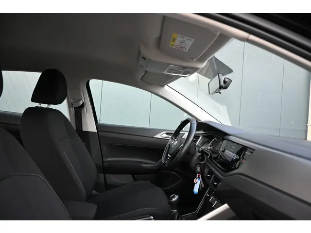 Volkswagen Polo 1.0 TSI Comfortline 2019 Benzine 12
