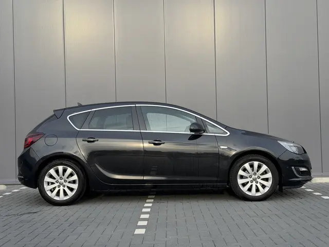 Opel Astra 1.6 Turbo Cosmo 2014 Benzine 8