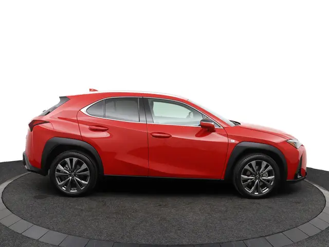 Lexus UX 300h F SPORT Design 2024 Hybride Benzine 13