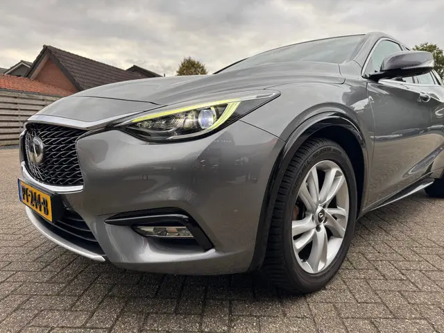 Infiniti Q Q30 1.6t 115kW Luxe 2016 Benzine 7