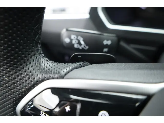 Volkswagen Tiguan 1.5 TSI R-Line DSG 2021 Benzine 11