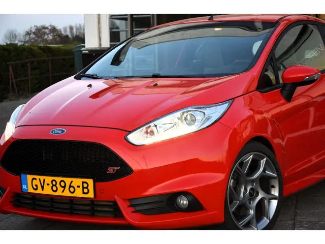 Ford Fiesta 1.6 ST1, 182 PK 2015 Benzine 2