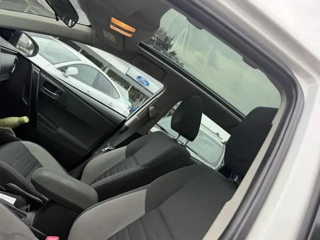 Toyota Auris 1.8 Hybrid Trend 2016 Hybride Benzine 6