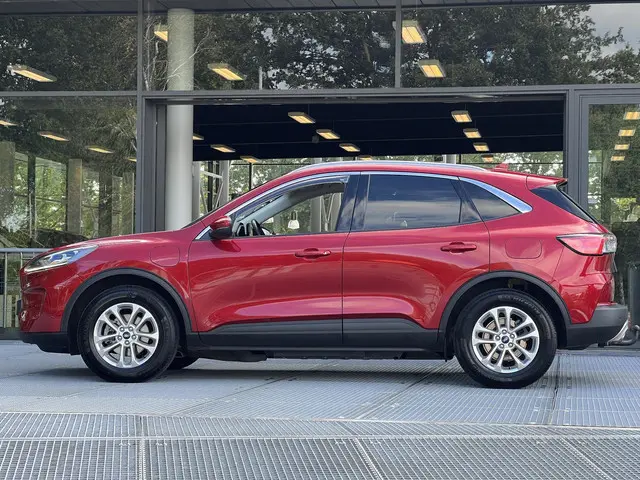 Ford Kuga 2.5 PHEV Titanium 2022 Hybride Benzine 17