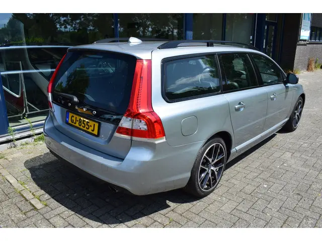 Volvo V70 2.0 T5 Dynamic Edition automaat 2015 Benzine 6