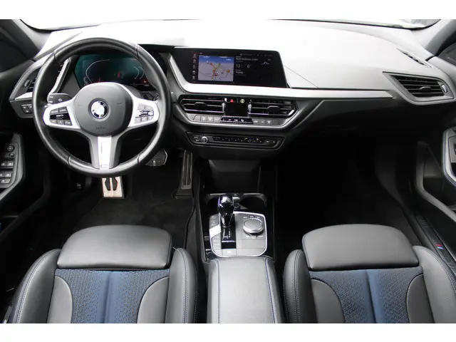 BMW 1 Serie 118i M Sport Automaat 2023 Benzine 12