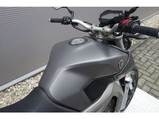 Yamaha MT 09 ABS 2014 Benzine 13