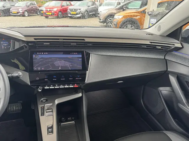 Peugeot 408 1.6 HYbrid GT 180 EAT8 2023 Hybride Benzine 24