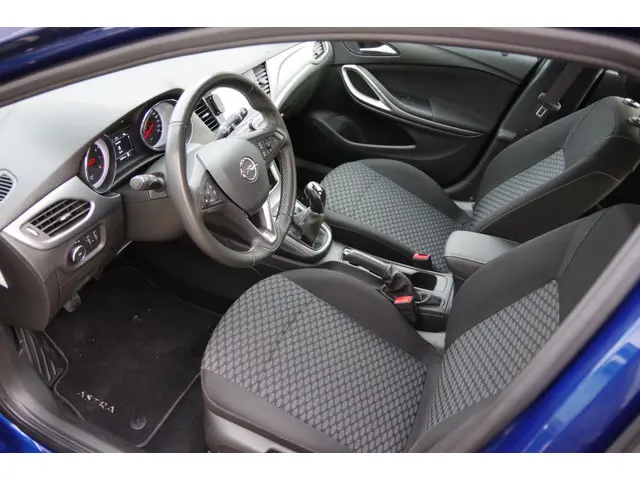 Opel Astra Sports Tourer 1.2 Edition 2020 2020 Benzine 6