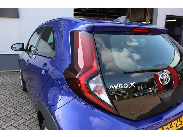 Toyota Aygo X 1.0 VVT-i MT Play, Camera 2024 Benzine 11