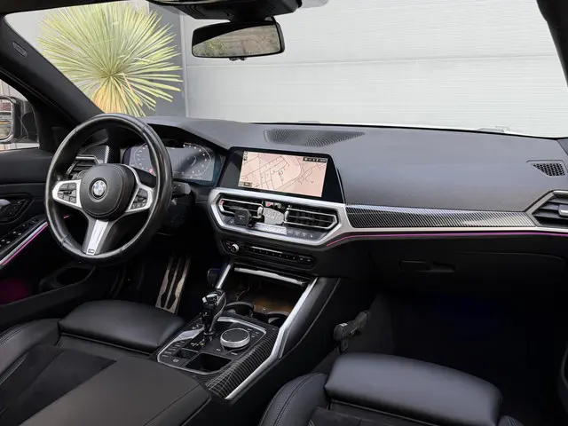 BMW 3 Serie 330e High Executive 2020 Hybride Benzine 5