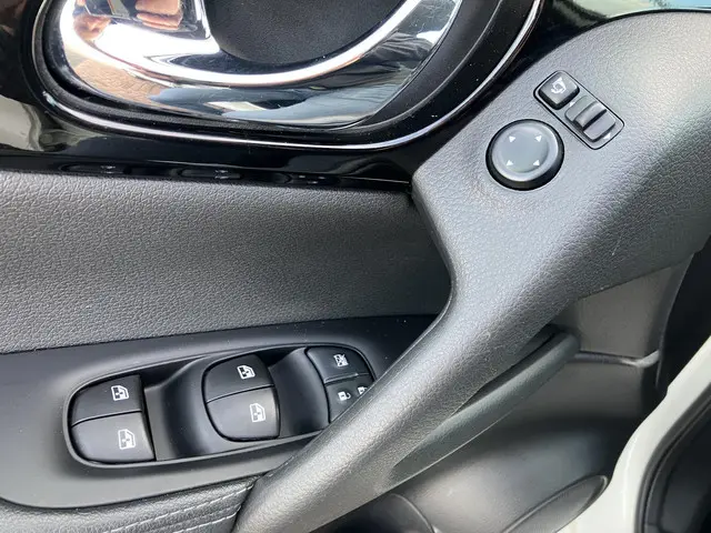 Nissan QASHQAI 1.3 DIG-T Acenta 2019 Benzine 40