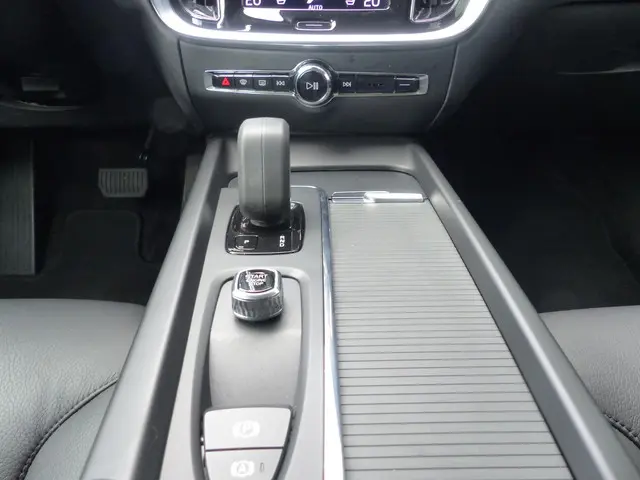 Volvo V60 B3 Momentum Advantage 2021 Benzine 20