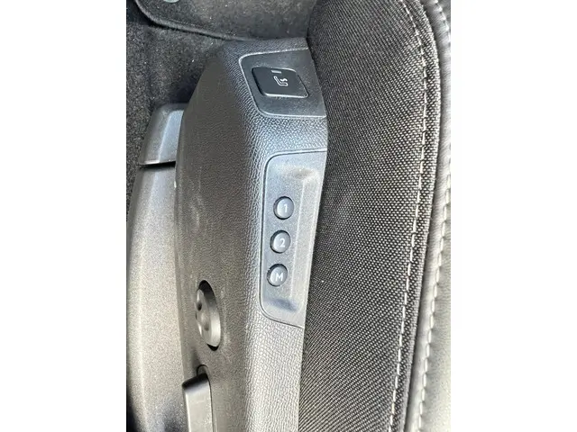 Peugeot 3008 1.2 PureTech Allure Automaat 2017 Benzine 16