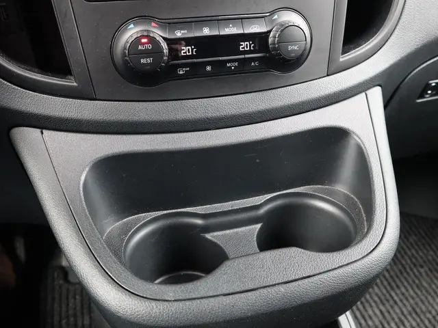 Mercedes-Benz Vito 116 CDI LANG DC AUT. 2019 Diesel 12