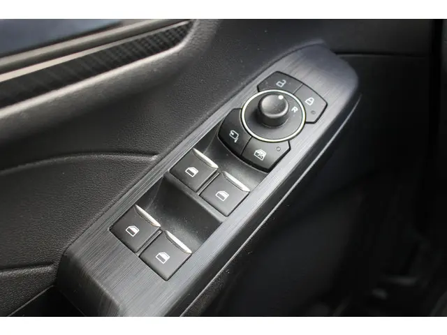 Ford Kuga 2.5 PHEV ST-Line X 2023 Hybride Benzine 21