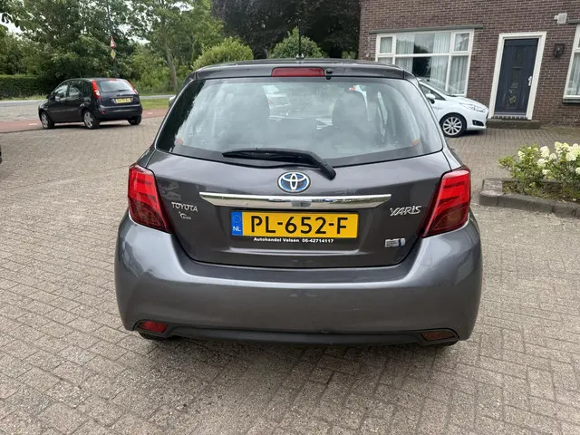 Toyota Yaris 1.5 Hybrid Aspiration 2015 Hybride Benzine 4