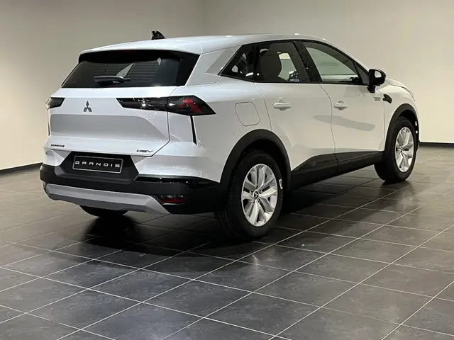 Mitsubishi Grandis 1.8 HEV Intense 2026 Hybride Benzine 9