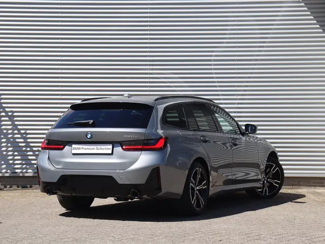 BMW 3 Serie Touring 320e 2024 Hybride Benzine 2