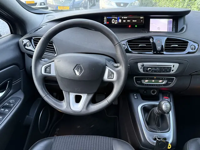 Renault Scénic 1.2 TCe Collection 2013 Benzine 11