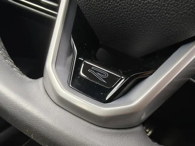 Volkswagen Golf 1.5 eTSI R-Line 2022 Benzine 23