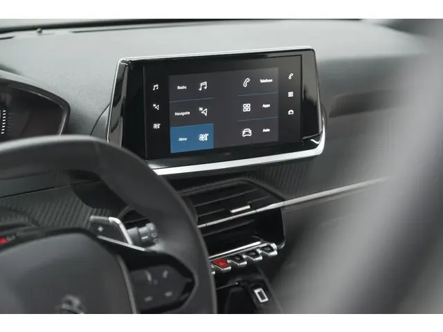 Peugeot 2008 PureTech 130 EAT8 Allure 2023 Benzine 52