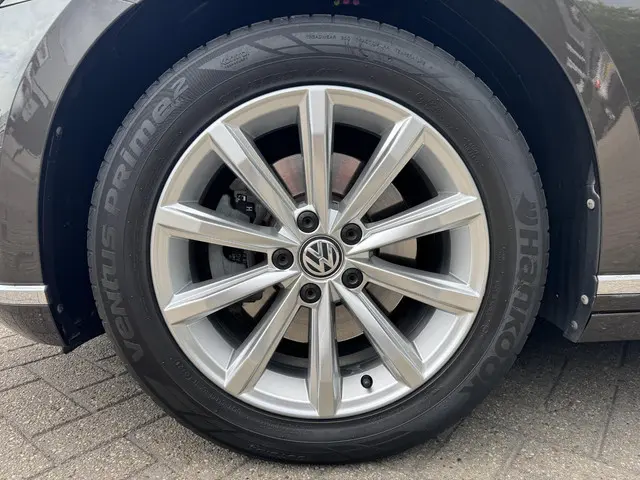 Volkswagen Passat 1.4 TSI ACT Highline 2017 Benzine 47