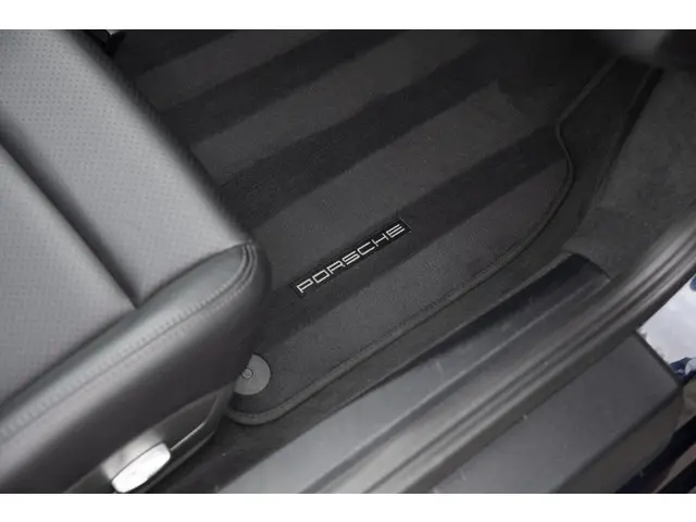 Porsche 911 3.0 Carrera 2018 Benzine 33