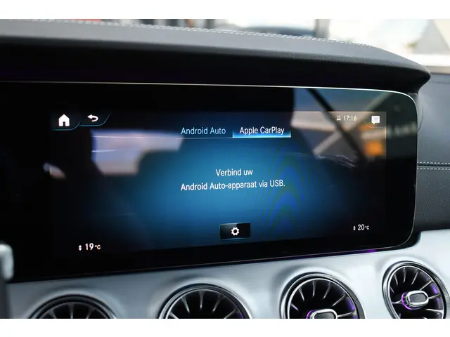 Mercedes-Benz E-Klasse Coupé 200 AMG Line 2020 Benzine 26