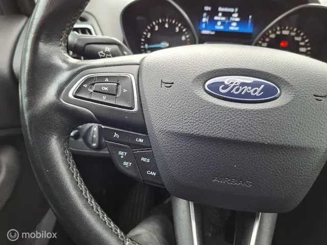 Ford C-MAX 1.0 Titanium 2017 Benzine 18