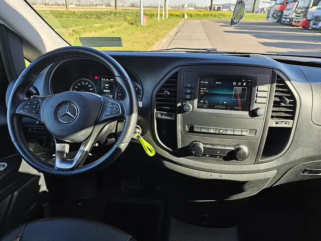 Mercedes-Benz Vito 114 2023 Diesel 8