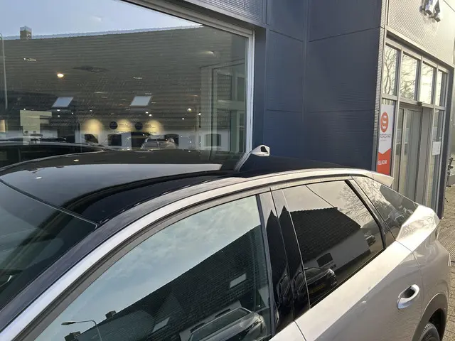 Peugeot 3008 1.2 Hybrid 145 GT 2024 Hybride Benzine 37