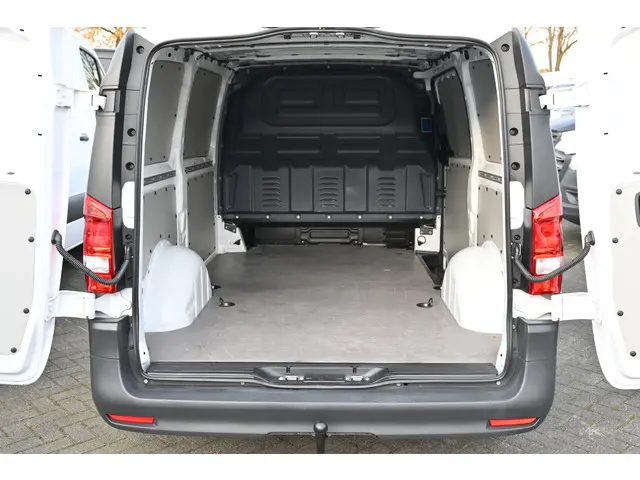 Mercedes-Benz Vito 116 CDI L2 Pro 2024 Diesel 12