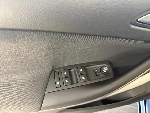 Opel Astra 1.2 Business Executive 2020 Benzine 10