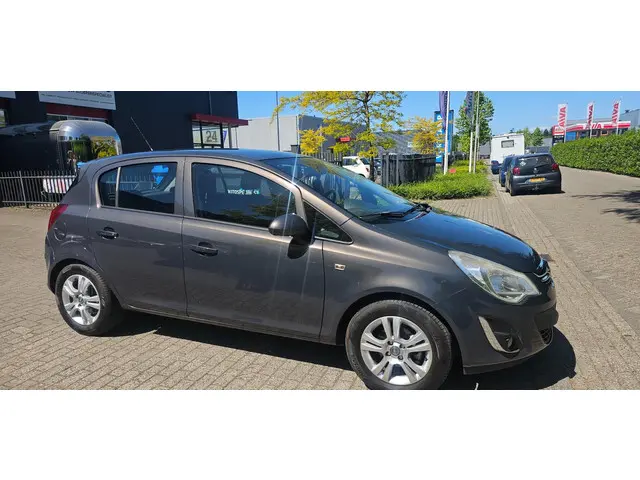 Opel Corsa 1.2-16V Berlin 2013 Benzine 7