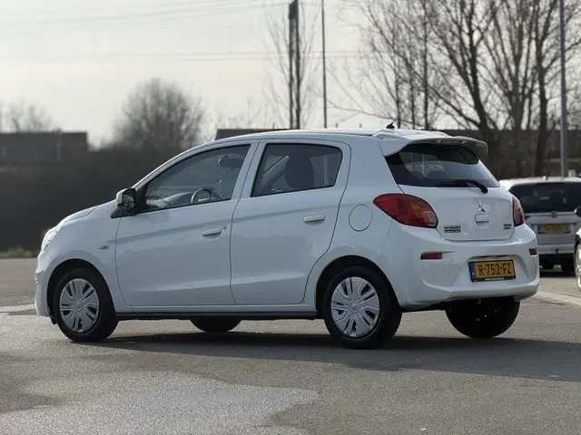 Mitsubishi Space Star 2