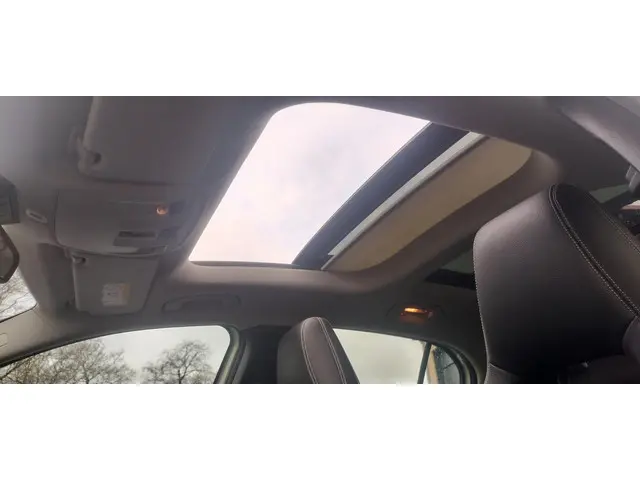 Mercedes-Benz GLA 180 Panorama Mooie Auto 2017 Benzine 18