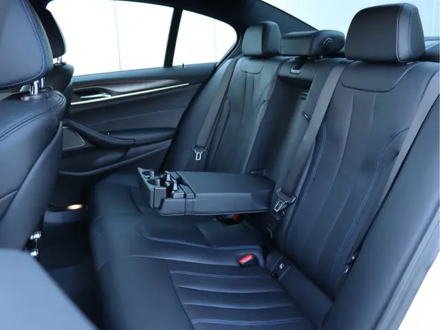 BMW 5 Serie 545e xDrive 2022 Hybride Benzine 27
