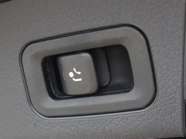 Mercedes-Benz 200-klasse GLB AMG Line 2023 Benzine 9