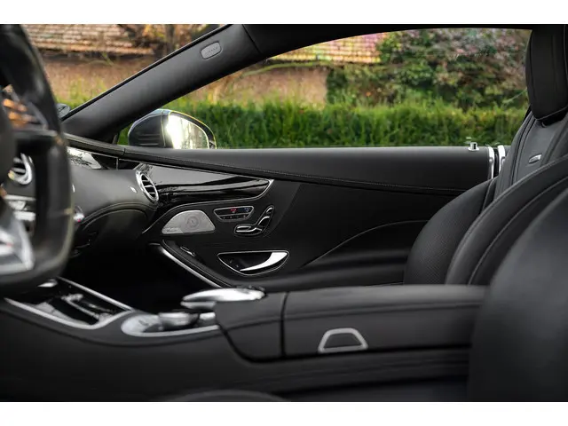 Mercedes-Benz S-Klasse Coupé AMG 65 2015 Benzine 32